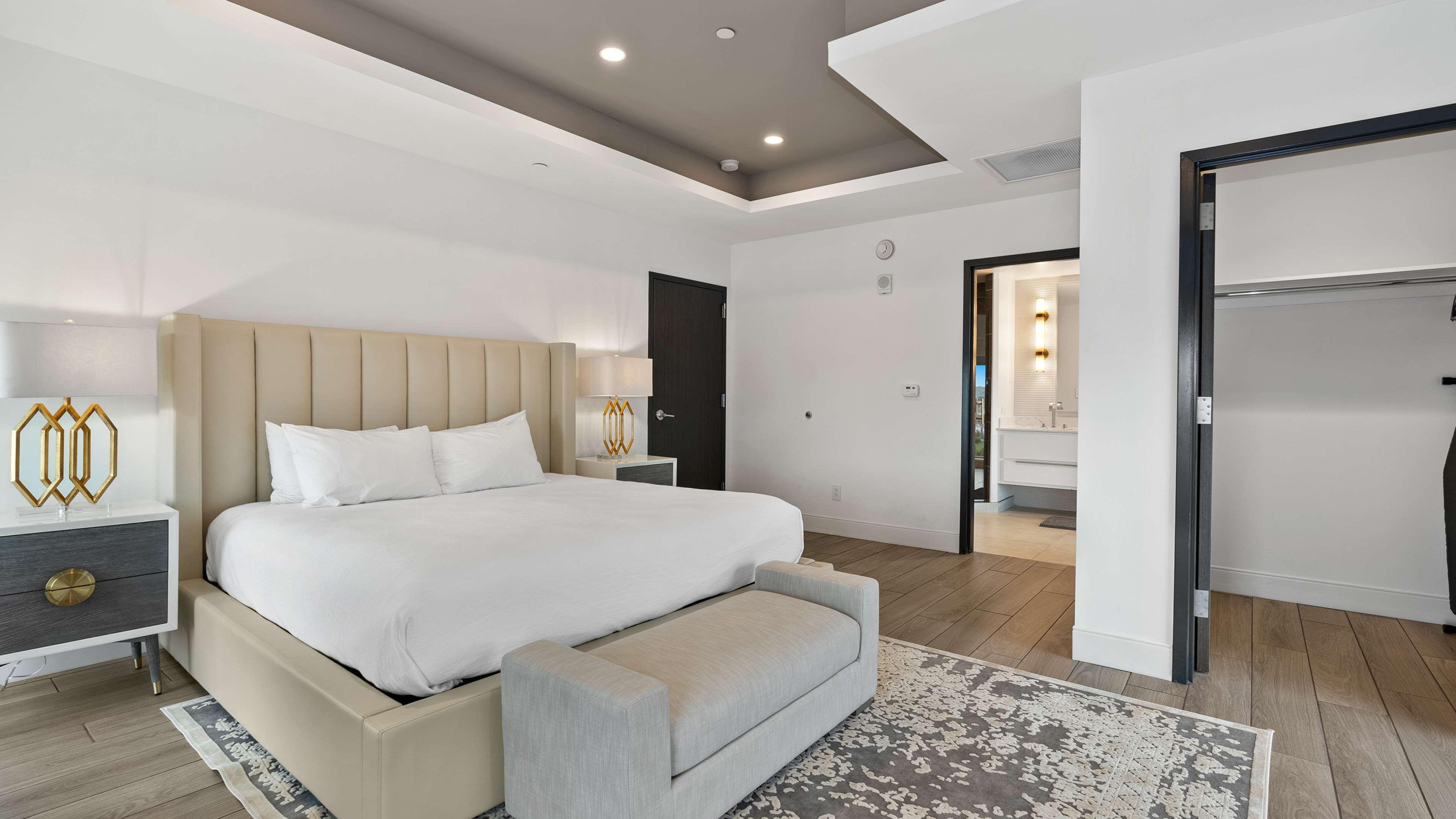 Embassy Suites By Hilton Knoxville Downtown Bagian luar foto