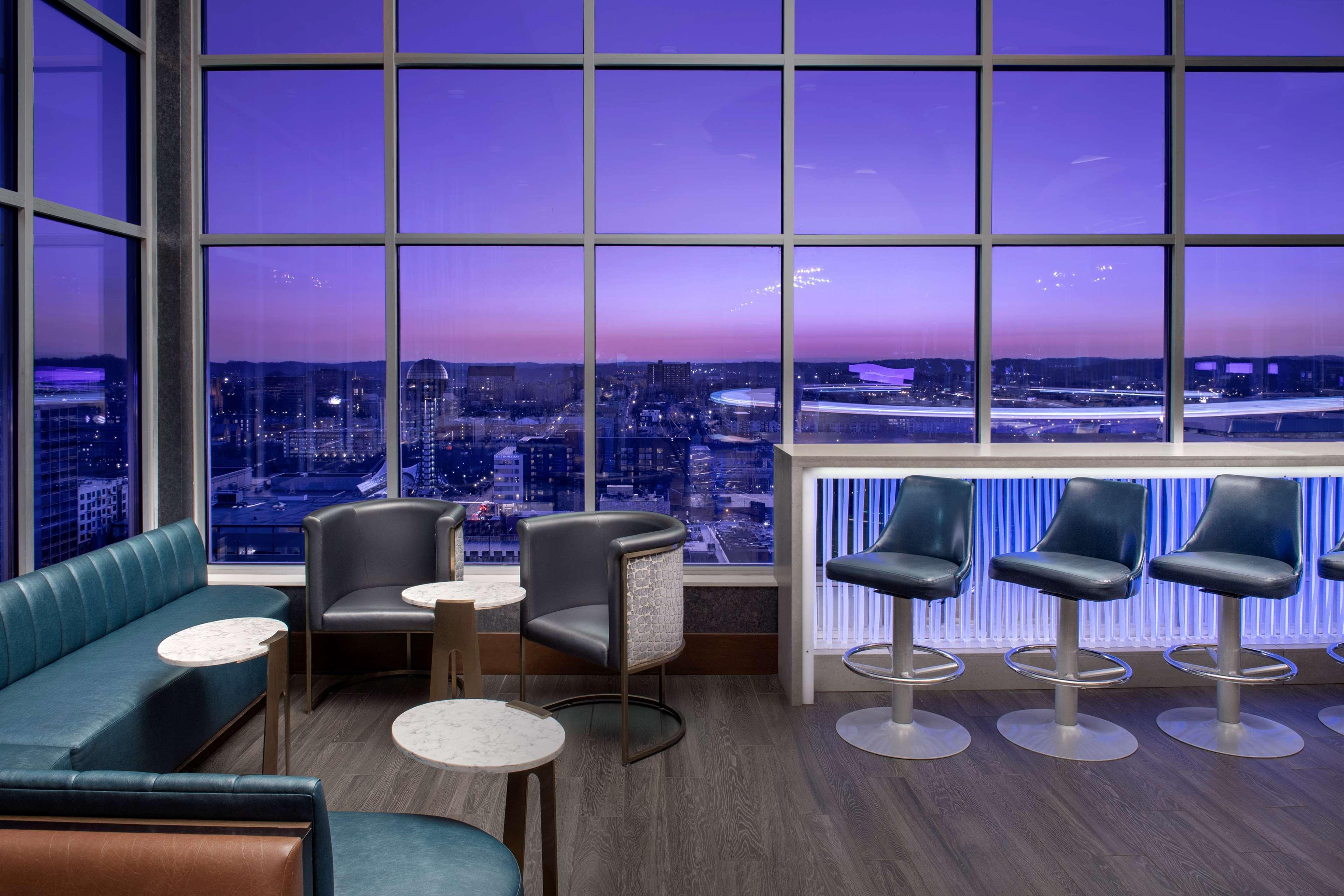 Embassy Suites By Hilton Knoxville Downtown Bagian luar foto