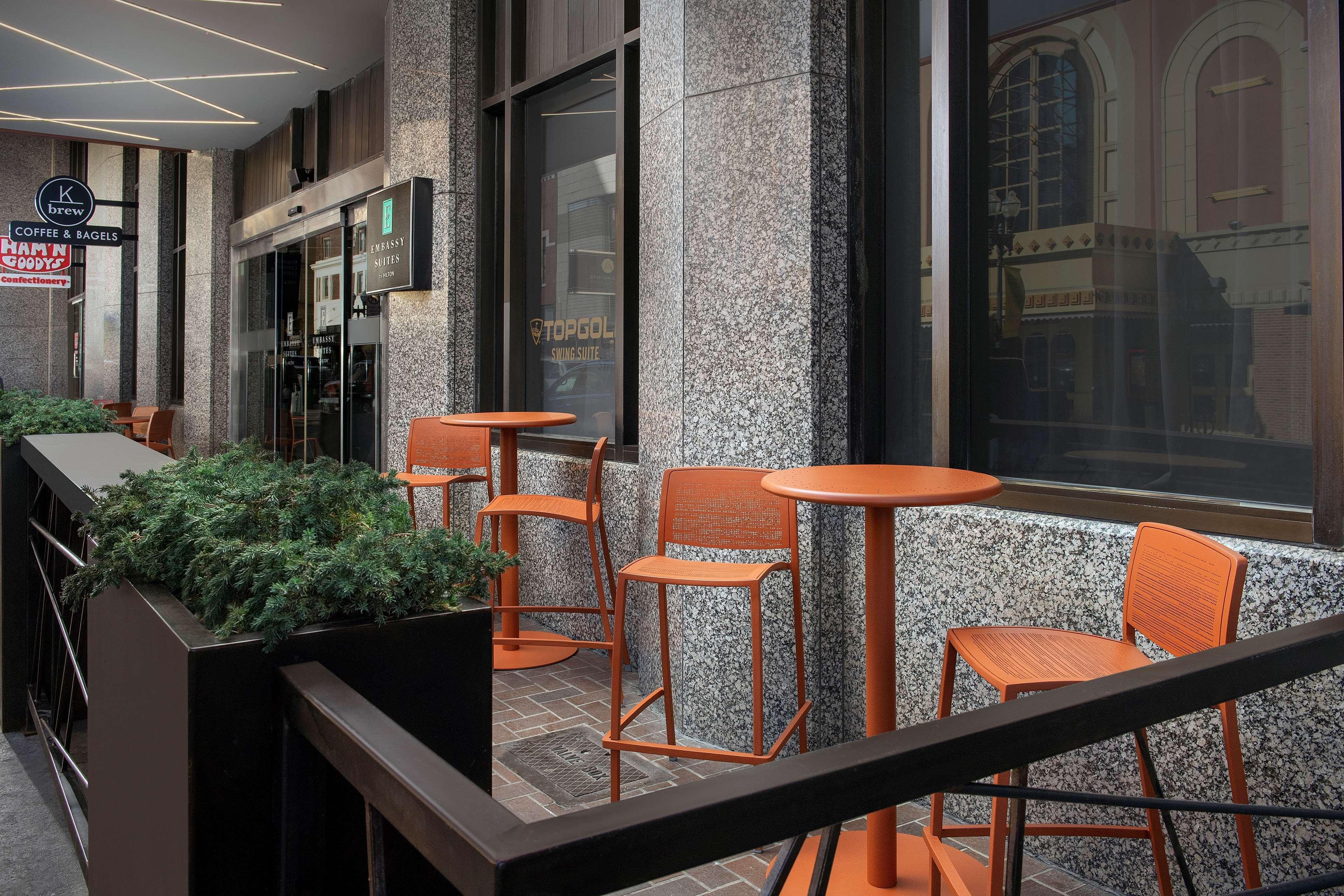 Embassy Suites By Hilton Knoxville Downtown Bagian luar foto