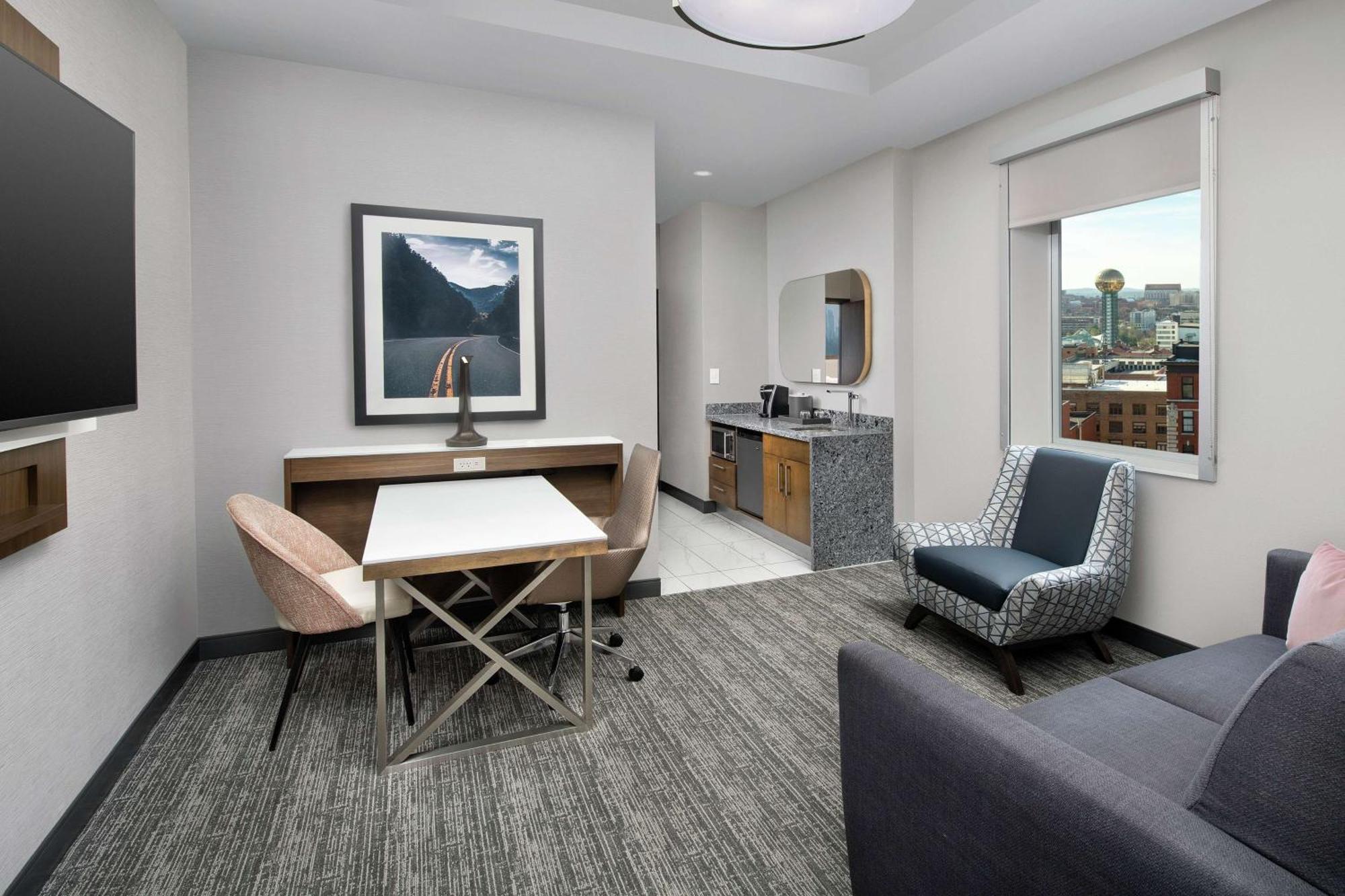 Embassy Suites By Hilton Knoxville Downtown Bagian luar foto