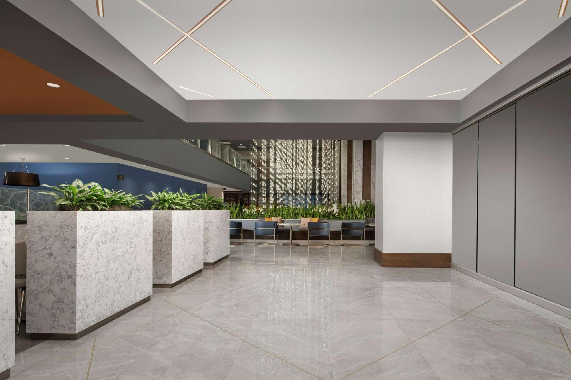 Embassy Suites By Hilton Knoxville Downtown Bagian luar foto